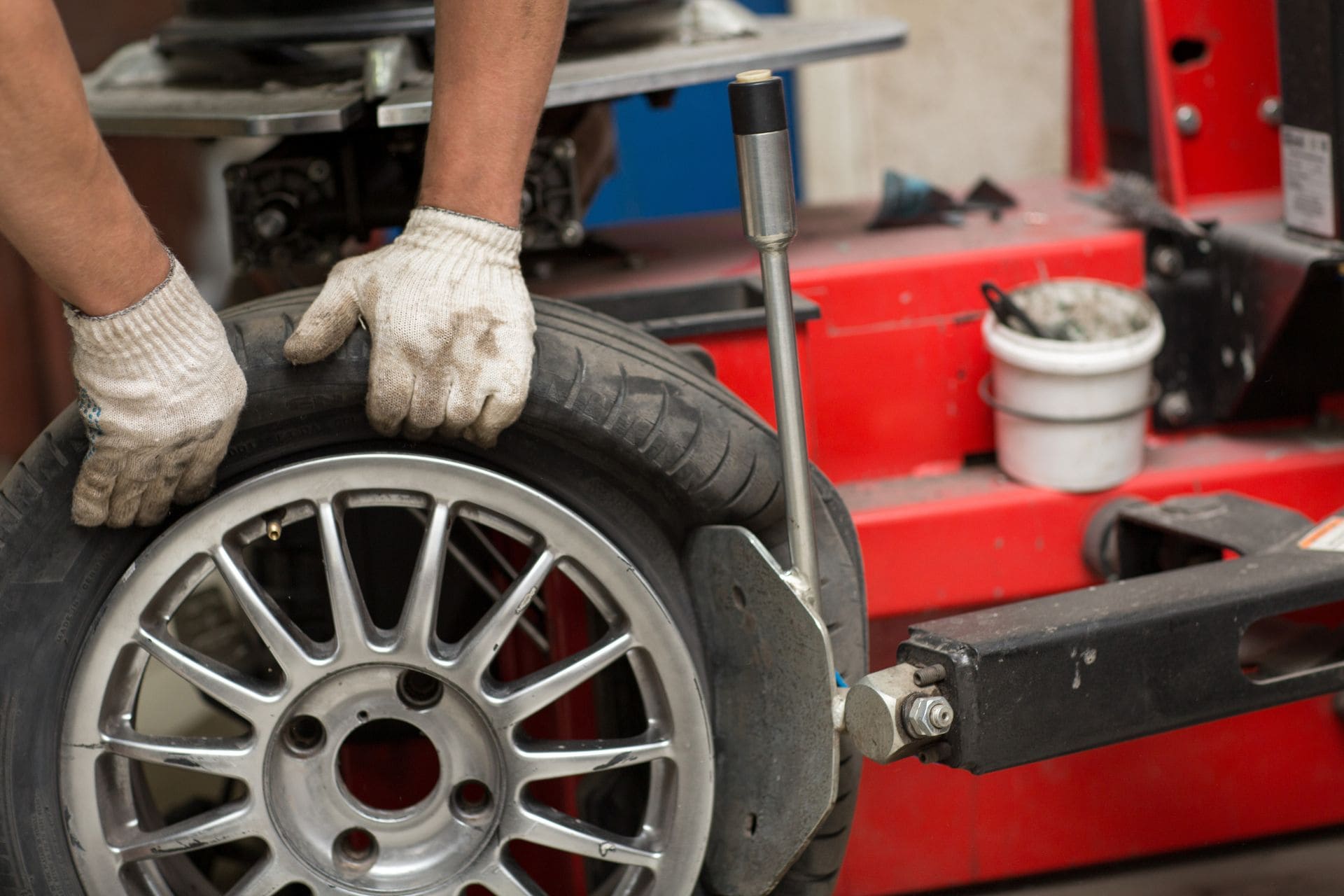Read more about the article What Can a Tyre Repair Service Do for Me?